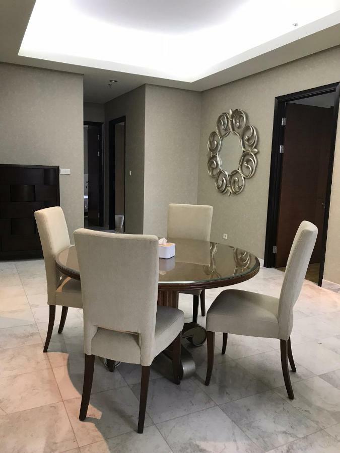 The Peak Residence At Sudirman - 3 Bedroom Exclusive Private Apartment Jakarta Eksteriør billede